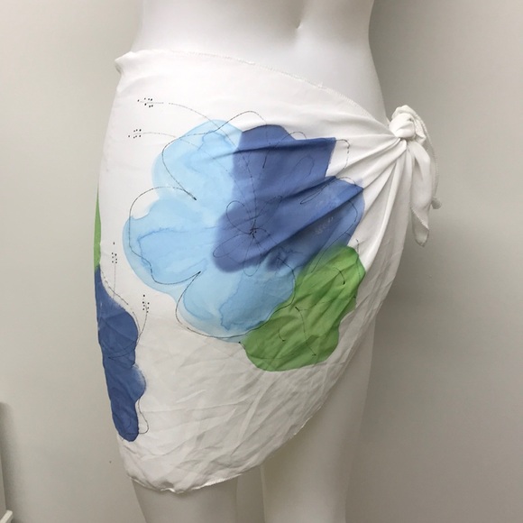 Brazilian beach cover up - Picture 2 of 6